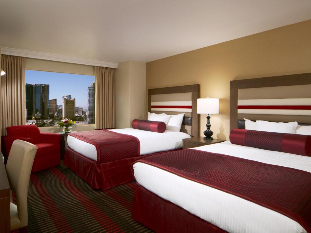Двухместный (Номер Select с 2 кроватями размера «queen-size») курортного отеля The STRAT Hotel, Casino and Skypod, Лас-Вегас