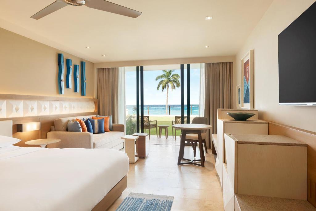 Трехместный (Номер Ziva Resort с кроватью размера «king-size»), Hyatt Ziva Cancun