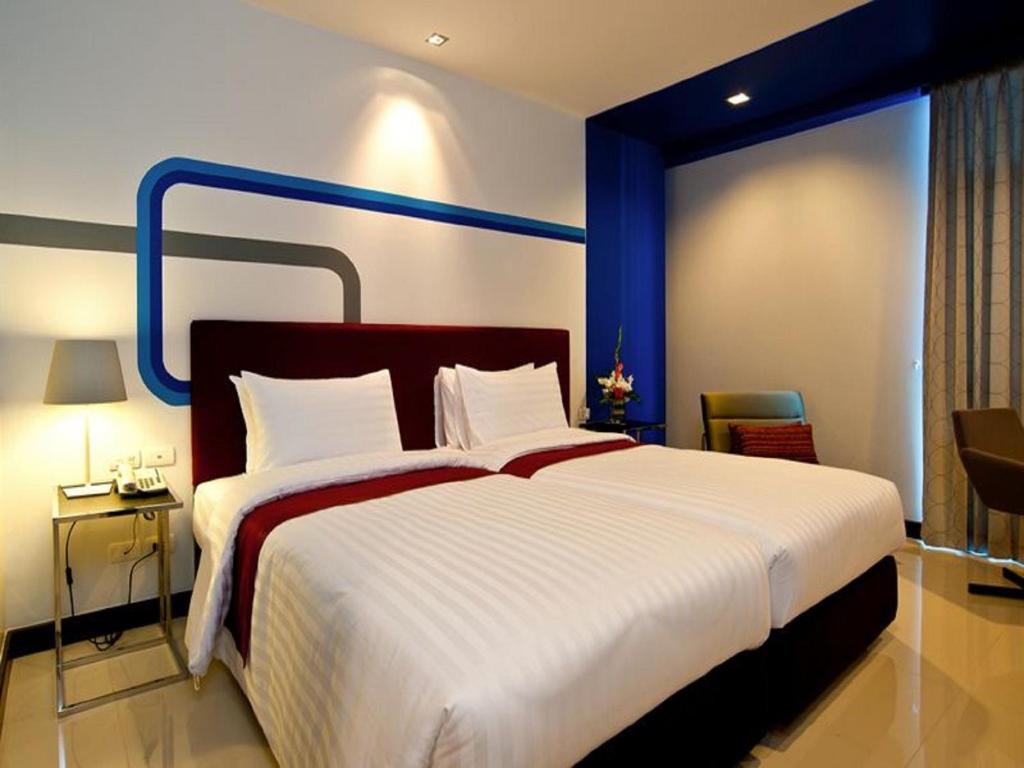 Двухместный (Улучшенный двухместный номер с 1 кроватью или 2 отдельными кроватями) отеля FX Hotel Metrolink Makkasan, Бангкок