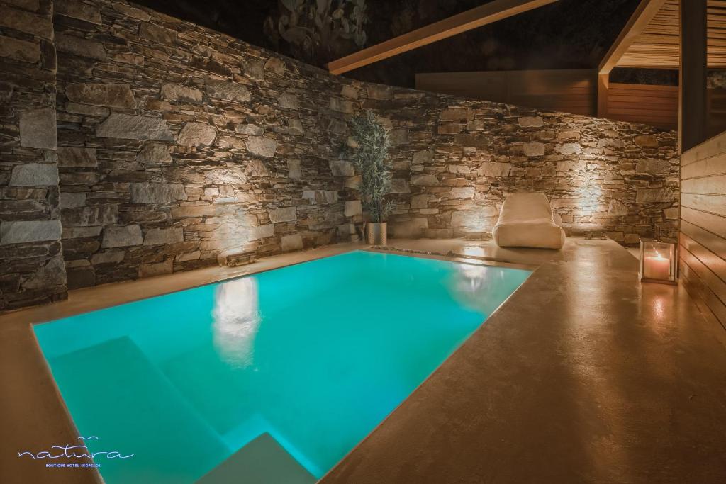 Сьюит (Люкс для новобрачных Mamma Mia с открытым бассейном, вид на море) отеля Natura Luxury Boutique Hotel Skopelos, Лутраки