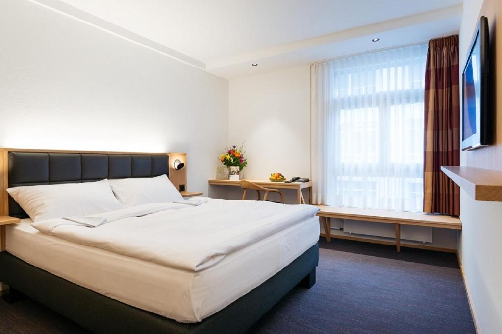 Двухместный (Double Room-MODERN), Hotel Basel