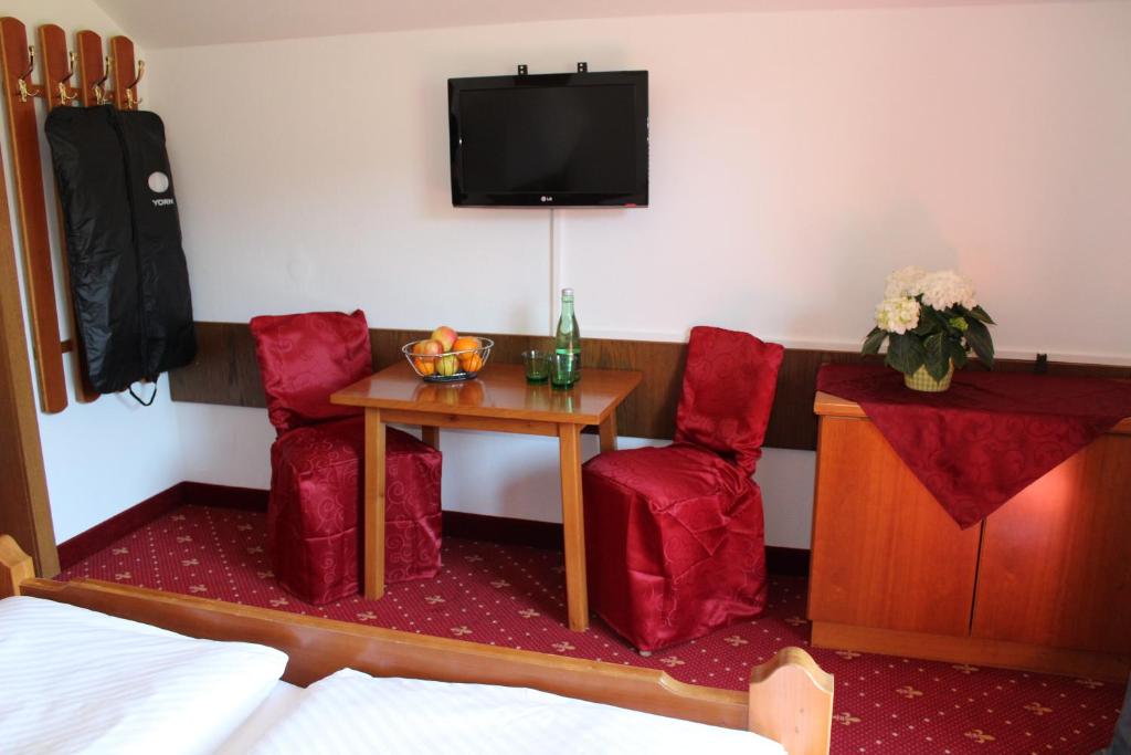Двухместный (Двухместный номер с 1 кроватью и балконом) отеля Hotel Lindwurm, Бад-Ишль