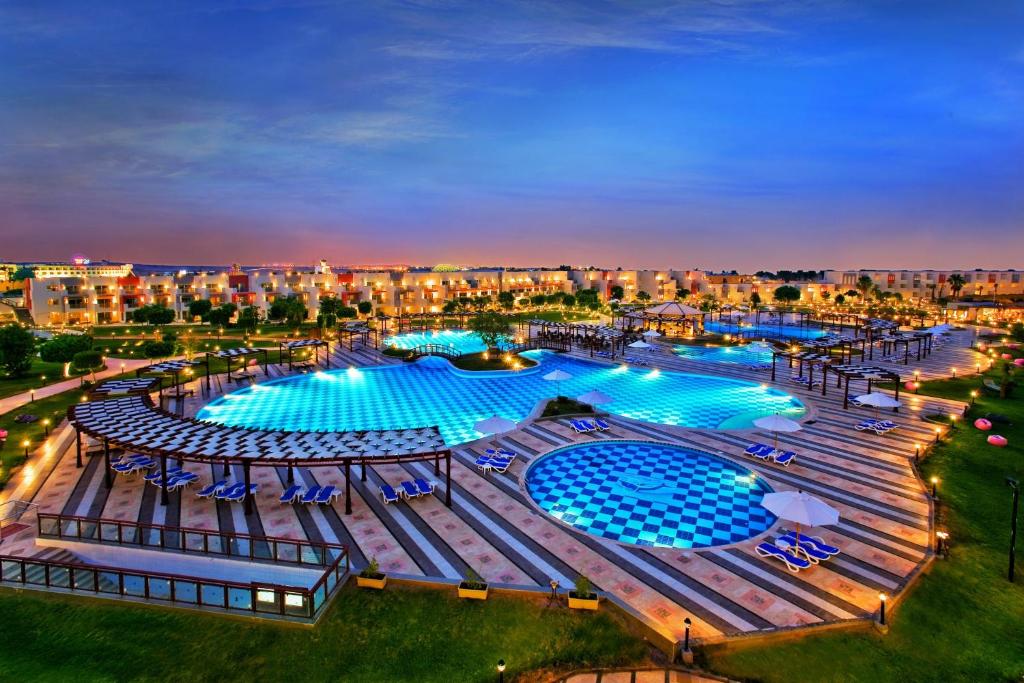 Sunrise Crystal Bay Resort, Хургада