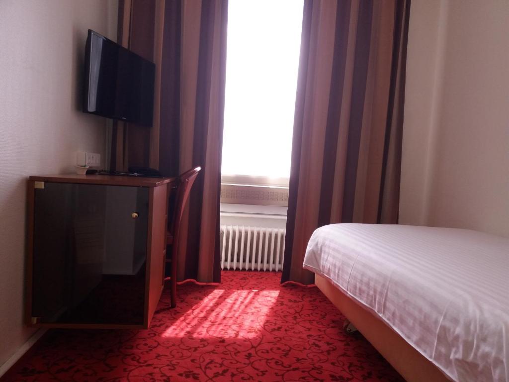 Одноместный (Одноместный номер эконом-класса) отеля Hôtel Astoria, Женева