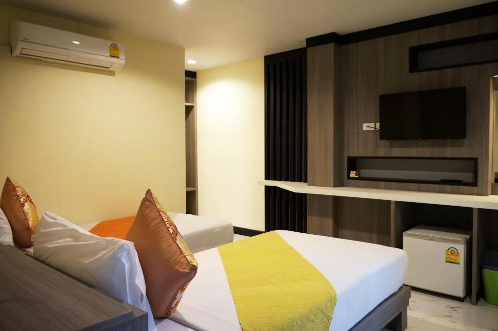 Двухместный (Двухместный номер Делюкс с 1 кроватью или 2 отдельными кроватями) семейного отеля Sam Sen Sam Place, Бангкок
