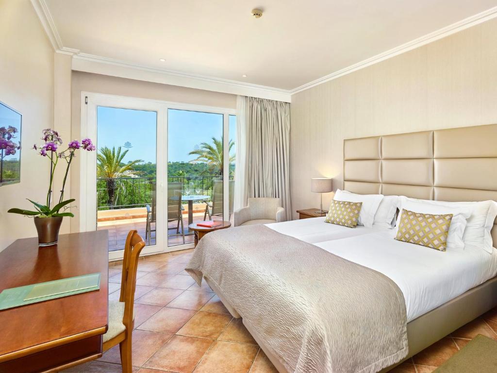 Семейный (Семейный номер с боковым видом на море (для 2 взрослых и 3 детей)) отеля Ria Park Hotel & Spa, Вале-де-Лобо
