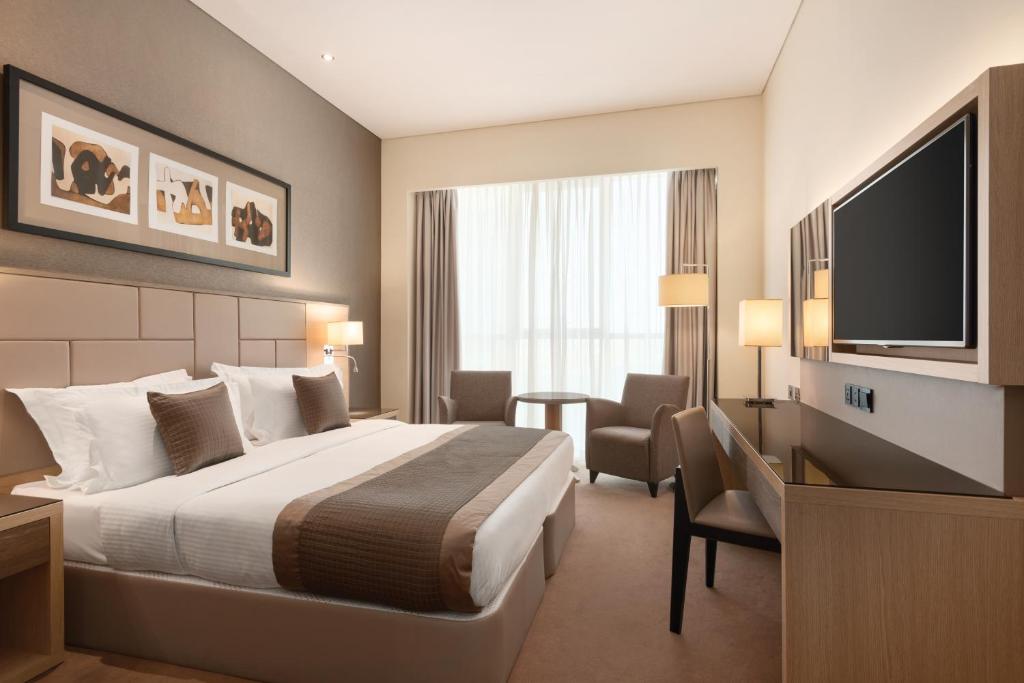 Двухместный (Классический двухместный номер с 1 кроватью и видом на город) отеля TRYP by Wyndham Abu Dhabi City Center, Абу-Даби
