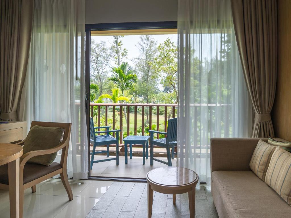 Двухместный (Двухместный номер Делюкс с 2 отдельными кроватями) курортного отеля Dusit Thani Krabi Beach Resort, Краби