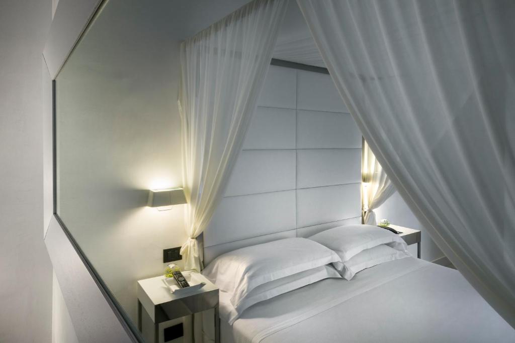 Сьюит (Улучшенный люкс с доступом в спа-центр) отеля LHP Hotel River, Флоренция