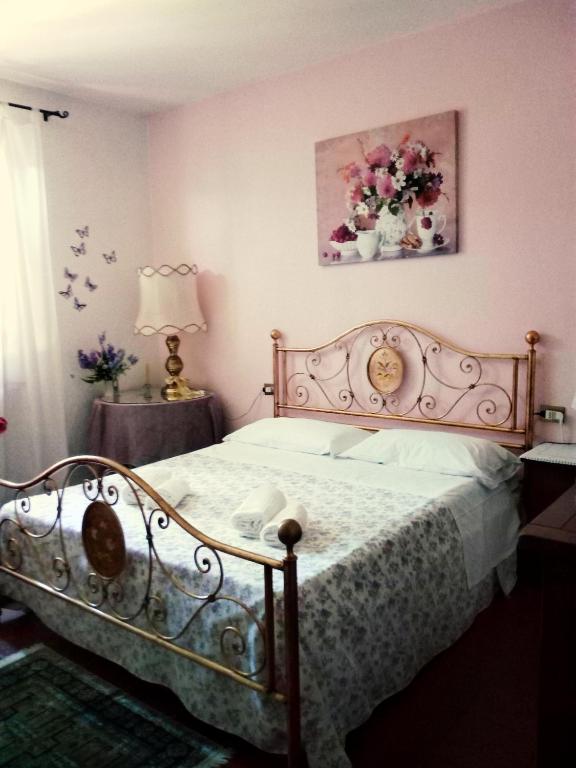 Двухместный (Двухместный номер «Комфорт» с 1 кроватью или 2 отдельными кроватями) отеля Bed and Breakfast Mimosa, Кашина