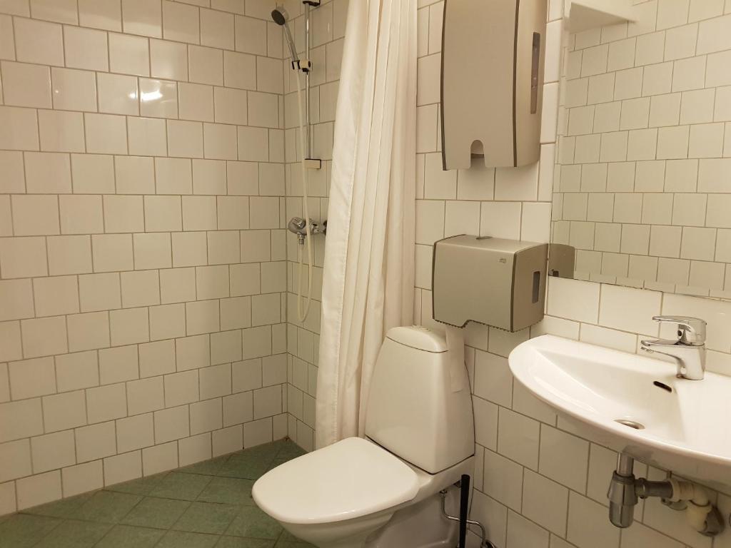 Трехместный (Трехместный номер с ванной комнатой) хостела Marken Guesthouse, Берген (Северное море)