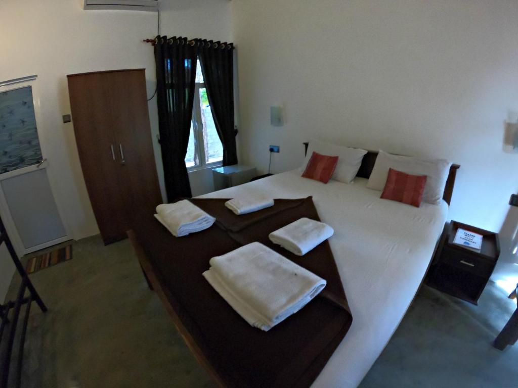 Двухместный (Двухместный номер Делюкс с 1 кроватью) гостевого дома Luna Beach hotel, Нилавели