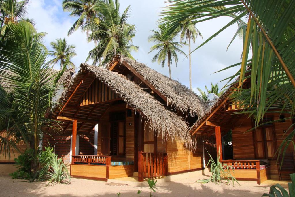 Номер (Коттедж с видом на море) курортного отеля Shiva's Beach Cabanas, Тангалла