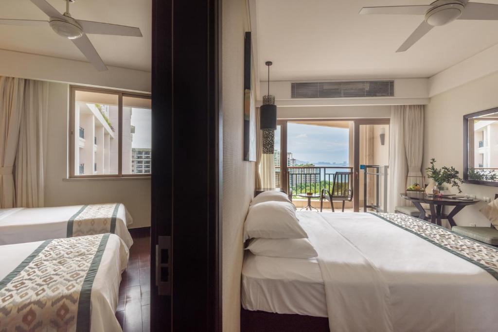 Сьюит (Люкс с 2 спальнями и видом на океан) курортного отеля Howard Johnson Resort Sanya Bay, Санья