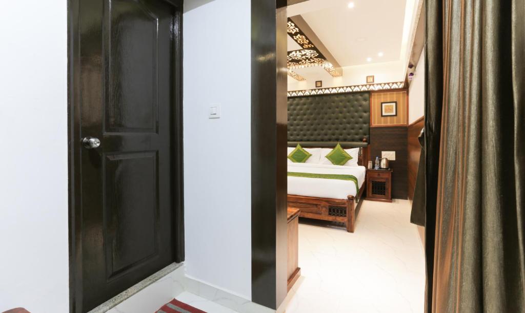 Двухместный (Номер Делюкс с кроватью размера «king-size») отеля OYO 10395 Hotel Dvarka INN, Бангалор