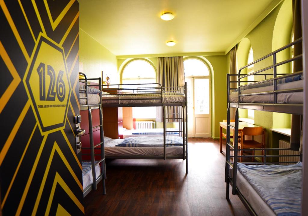 Номер (Односпальная кровать в общем номере с 12 кроватями), Amstel House Hostel