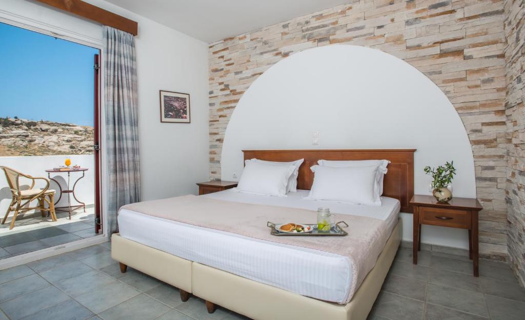Двухместный (Улучшенный двухместный номер с 1 кроватью и видом на море) отеля Naxos Palace Hotel, Стелида