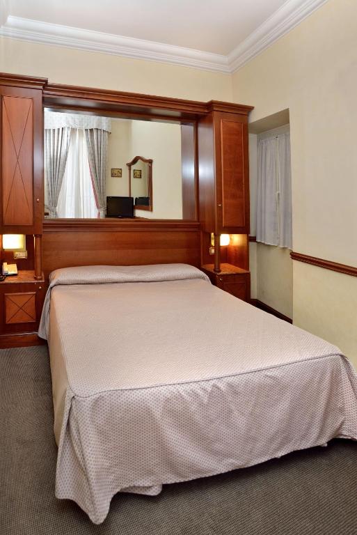 Двухместный (Двухместный номер эконом-класса с 1 кроватью) отеля Hotel Hiberia, Рим