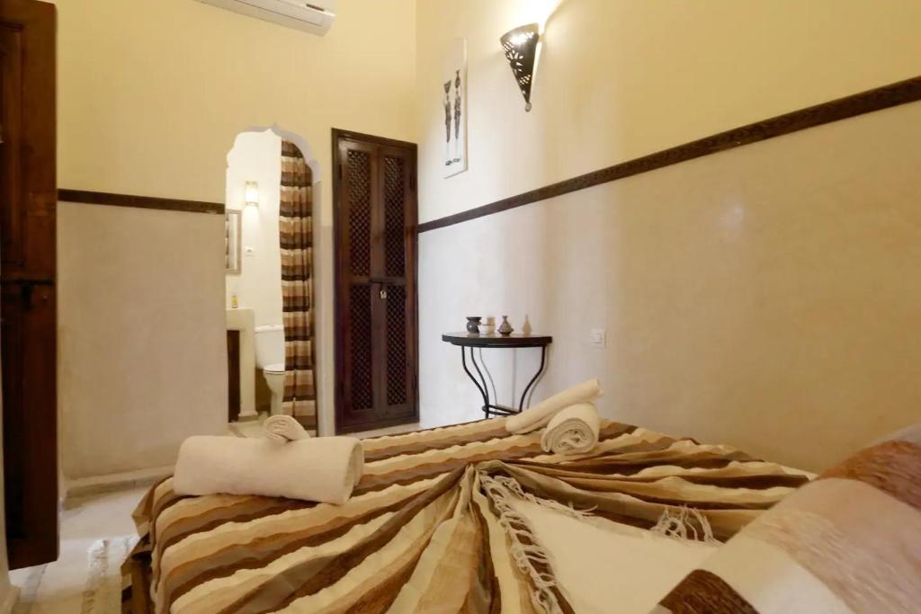 Двухместный (Небольшой двухместный номер с 1 кроватью) отеля Riad Dar Palmyra, Марракеш