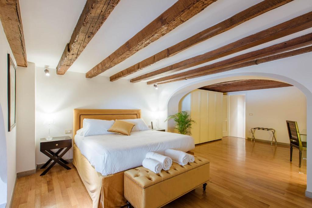 Двухместный (Улучшенный двухместный номер с 1 кроватью или 2 отдельными кроватями) гостевого дома Relais Tosinghi, Флоренция