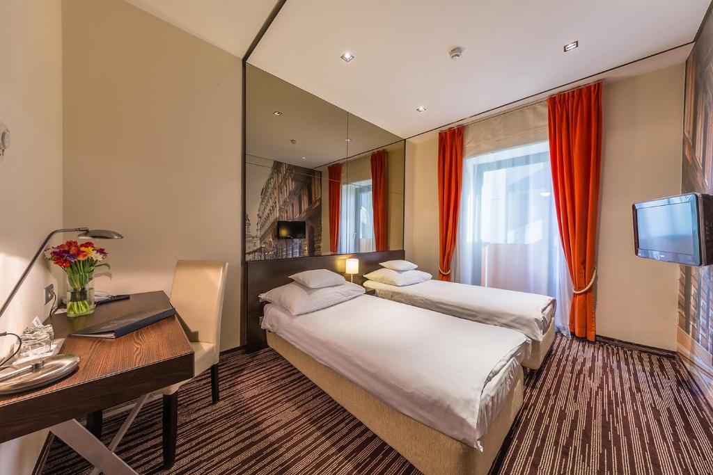 Двухместный (Стандартный двухместный номер с 2 отдельными кроватями) отеля Hotel President, Будапешт