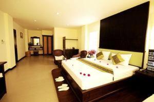 Двухместный (Улучшенный двухместный номер с 1 кроватью) курортного отеля Royal Nakara Ao Nang, Краби
