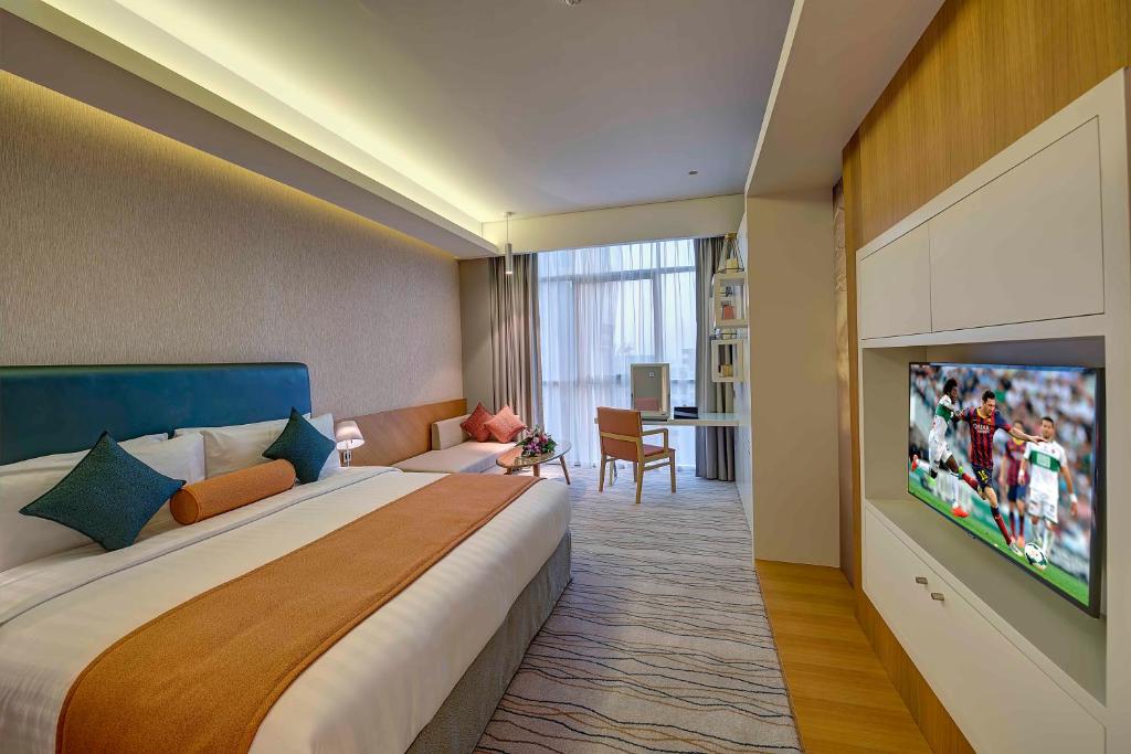 Двухместный (Номер Делюкс с кроватью размера «king-size») отеля Royal Continental Hotel, Дубай