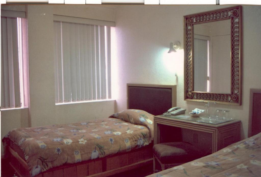 Двухместный (Двухместный номер с 2 отдельными кроватями) отеля Hotel 5a Avenida, Монтеррей
