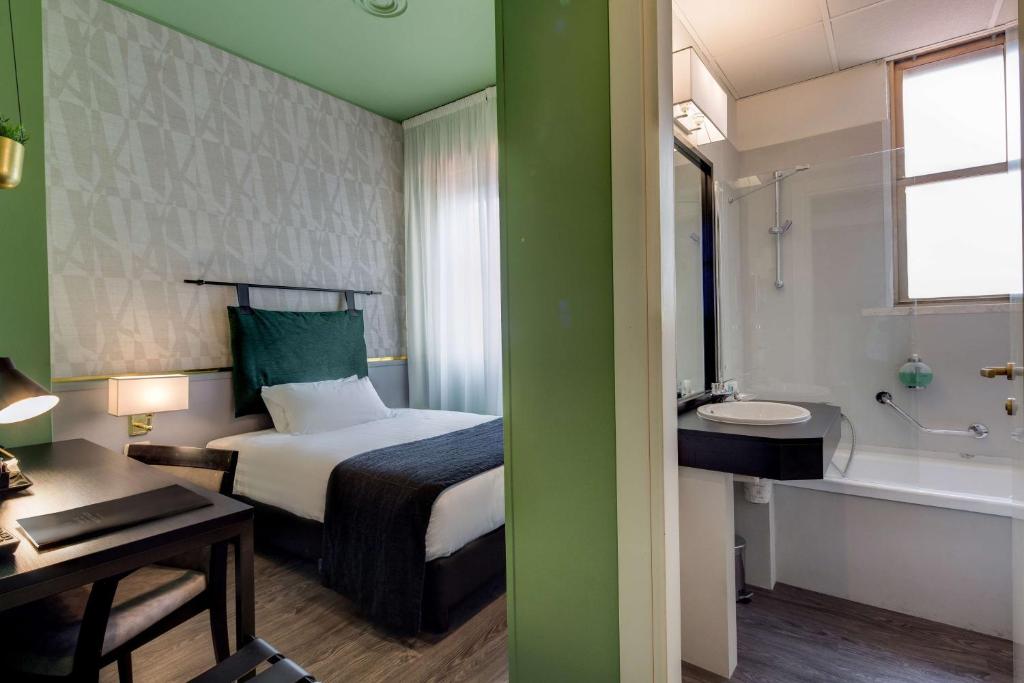 Двухместный (Классический номер с кроватью размера «queen-size») отеля Best Western Plus CHC Florence, Флоренция