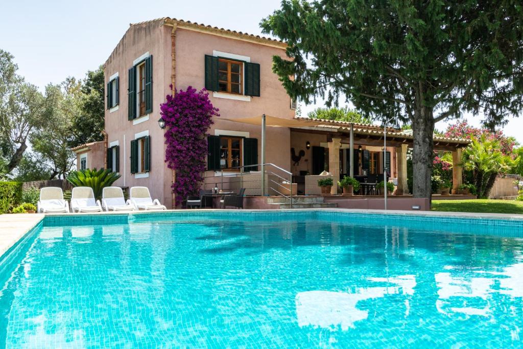 Villa Alzina with pool and garden