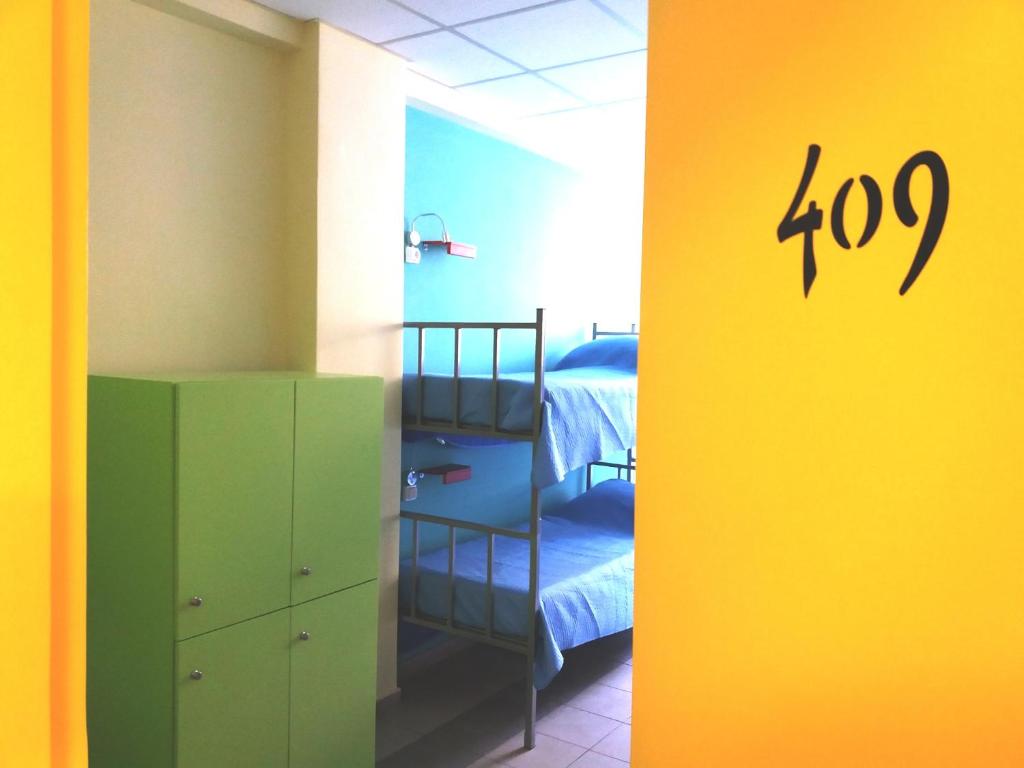 Номер (Кровать в общем 8-местном номере для мужчин и женщин) хостела Welcommon Hostel, Афины