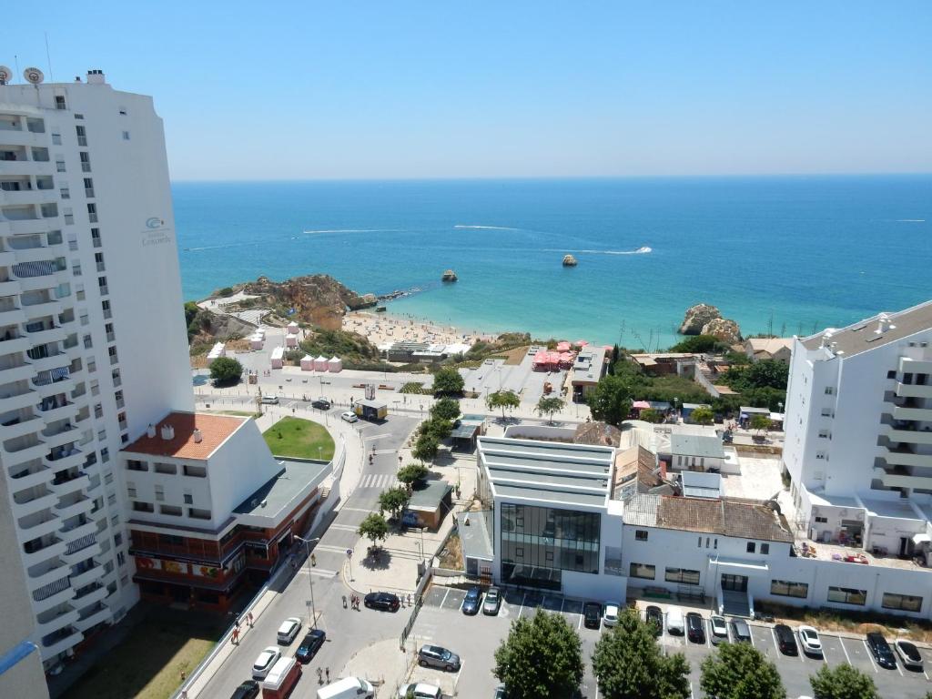 Студио (Номер-студио с балконом и видом на океан) апартамента Apartamentos Turisticos Perola da Rocha, Портиман