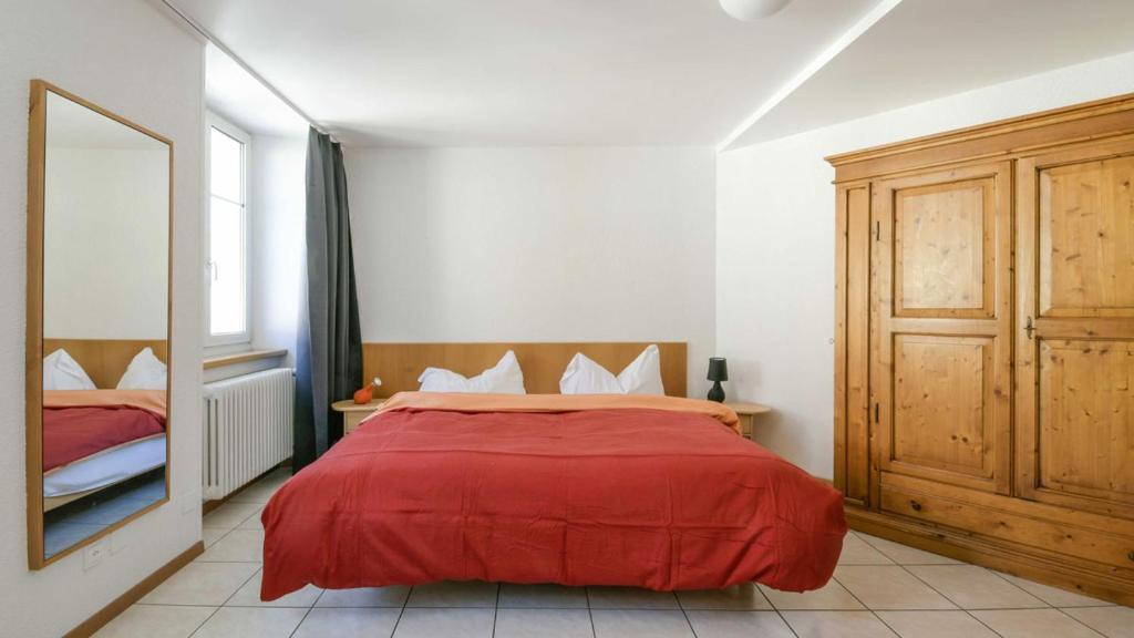 Двухместный (Стандартный двухместный номер с 1 кроватью) отеля Chez Gilles, Ла-Шо-де-Фон