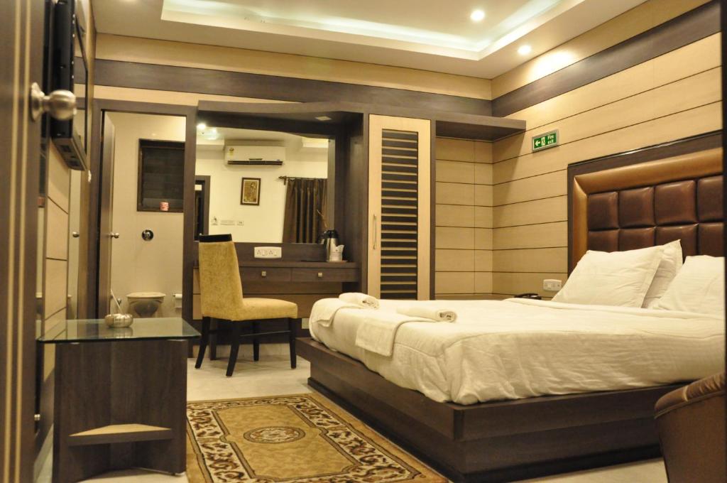 Двухместный (Двухместный номер «Премиум» с 1 кроватью или 2 отдельными кроватями) отеля Hotel Esteem, Калькутта