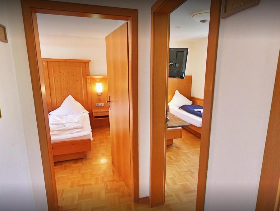 Двухместный (Стандартный двухместный номер с 1 кроватью и общей ванной комнатой) отеля Das Lamm Heidelberg, Гейдельберг