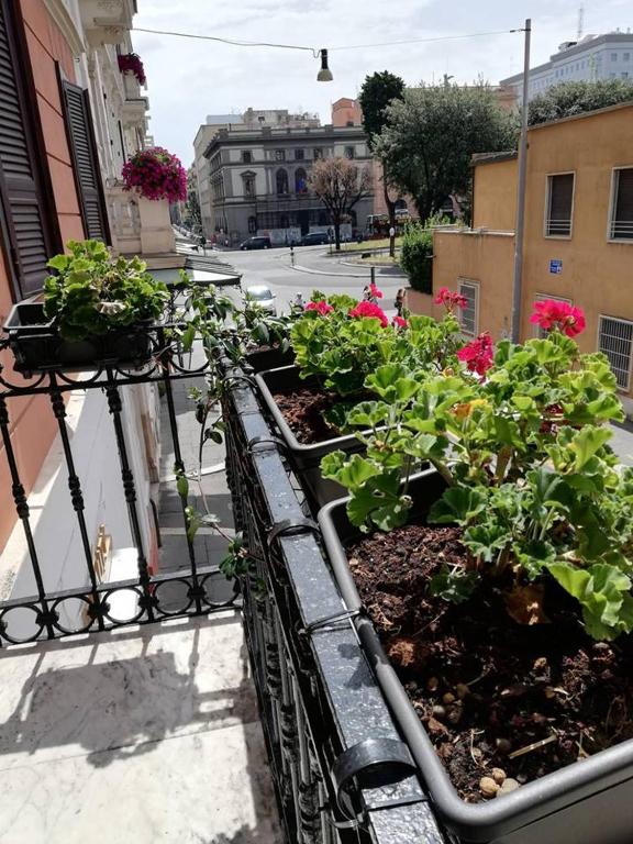 Двухместный (Двухместный номер Делюкс с 1 кроватью или 2 отдельными кроватями и балконом) гостевого дома Relais Independenza, Рим