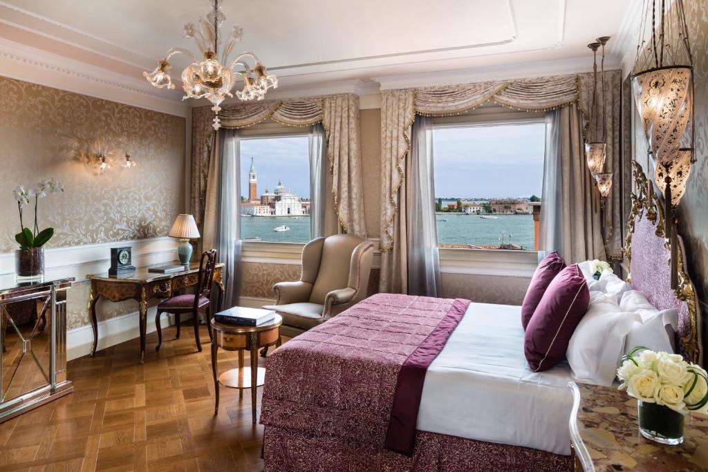 Сьюит (Полулюкс с видом на лагуну) отеля Baglioni Hotel Luna - The Leading Hotels of the World, Венеция