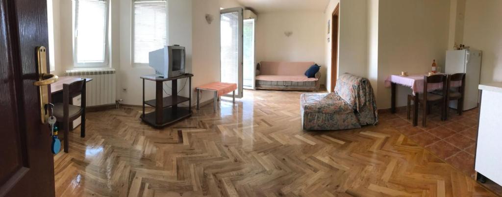 Апартаменты Apartman Zemun/Altina, Белград