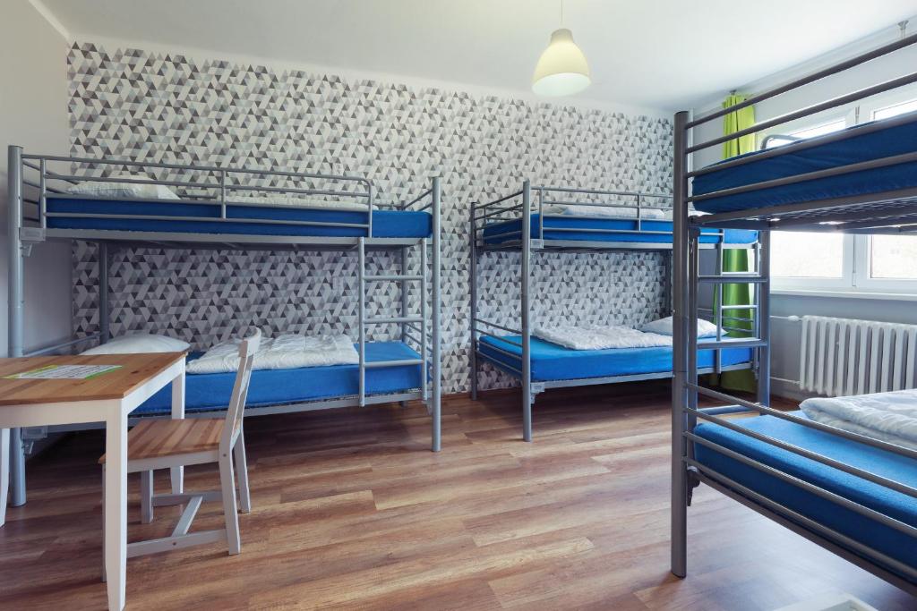 Номер (Односпальная кровать в общем номере (для 6 взрослых) с общей ванной комнатой) хостела Patio Hostel, Братислава