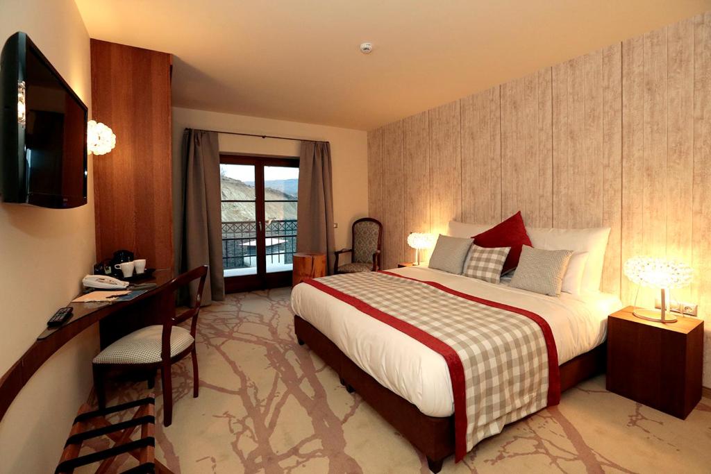 Двухместный (Двухместный номер с 1 кроватью или 2 отдельными кроватями) отеля Hotel Cascade Resort & Spa, Демьен