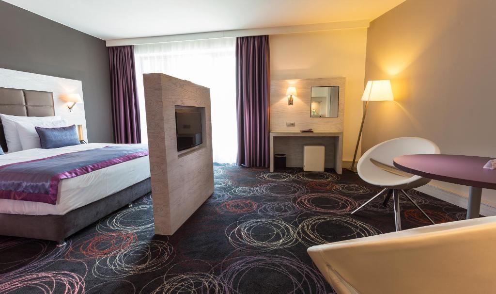 Двухместный (Двухместный номер с 1 кроватью - Подходит для гостей с ограниченными физическими возможностями) отеля Aura Hotel, Балатонфюред