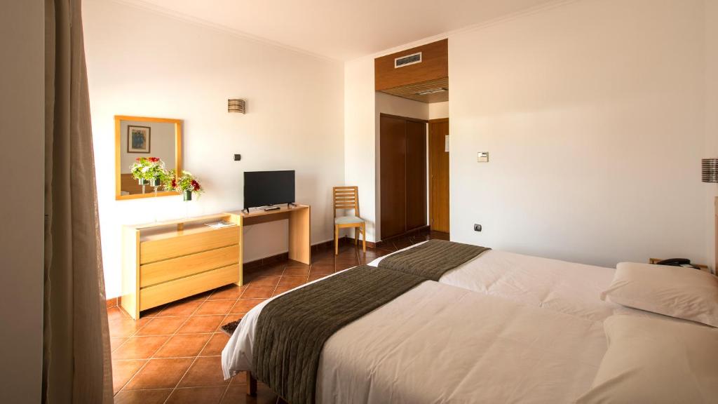 Двухместный (Двухместный номер с 1 кроватью или 2 отдельными кроватями) отеля Hotel Santa Maria, Понта-Делгада