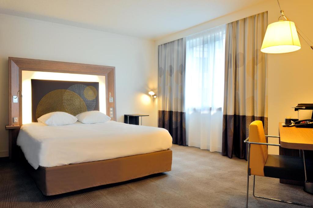 Двухместный (Представительский двухместный номер с 1 кроватью) отеля Hotel Novotel Brussels Centre Tour Noire, Брюссель