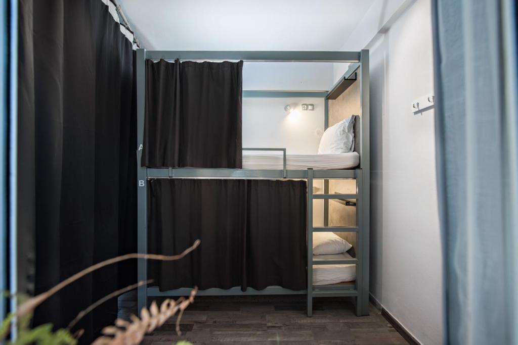 Номер (Кровать в общем номере с 4 кроватями и собственной террасой), Bedbox Hostel