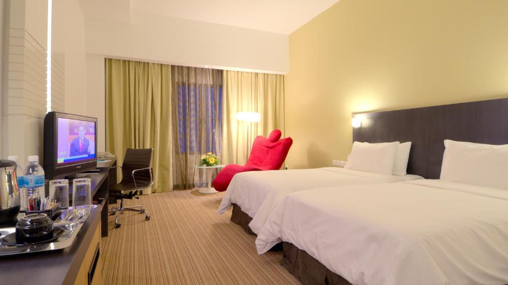 Двухместный (Двухместный номер Делюкс с 1 кроватью или 2 отдельными кроватями) отеля The Klagan Hotel, Кота-Кинабалу