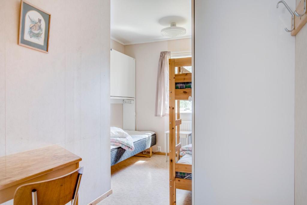 Двухместный (Трехместный номер эконом-класса с общей ванной комнатой) хостела STF Hostel Sälen, Стётен