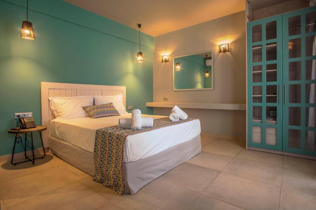 Двухместный (Улучшенный двухместный номер с 1 кроватью) апарт-отеля Armeno Resort, Маратиас
