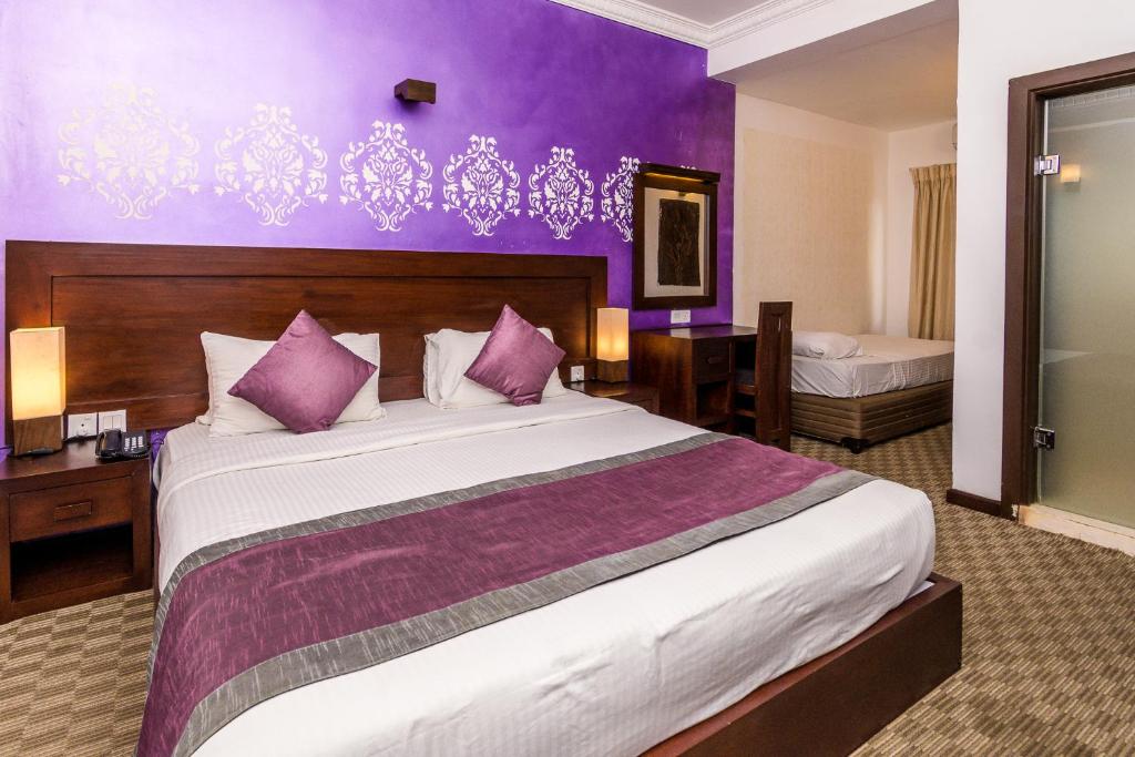 Трехместный (Стандартный трехместный номер) отеля Ceylon City Hotel,Colombo, Коломбо