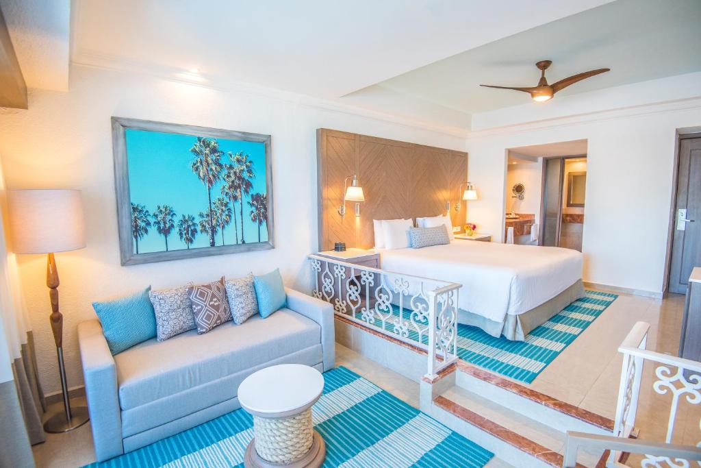 Сьюит (Полулюкс «Премиум», вид на лагуну) курортного отеля Gran Caribe All Inclusive - Panama Jack Resorts Cancun, Канкун