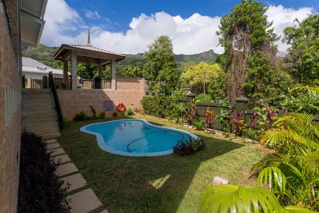 Номер (Шале с 3 спальнями), Beau Vallon Villa Chalets